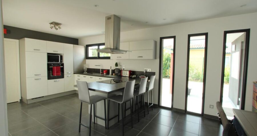 maison contemporaine et cubique cuisine moderne