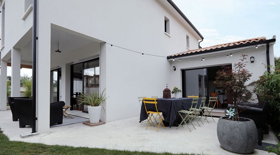 bastide contemporaine avec terrasse