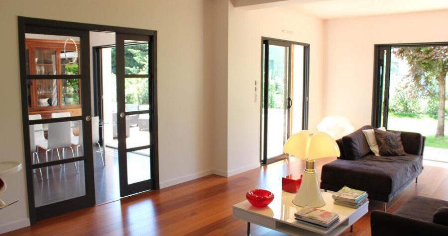 maison de ville contemporaine et élégante avec séjour lumineux