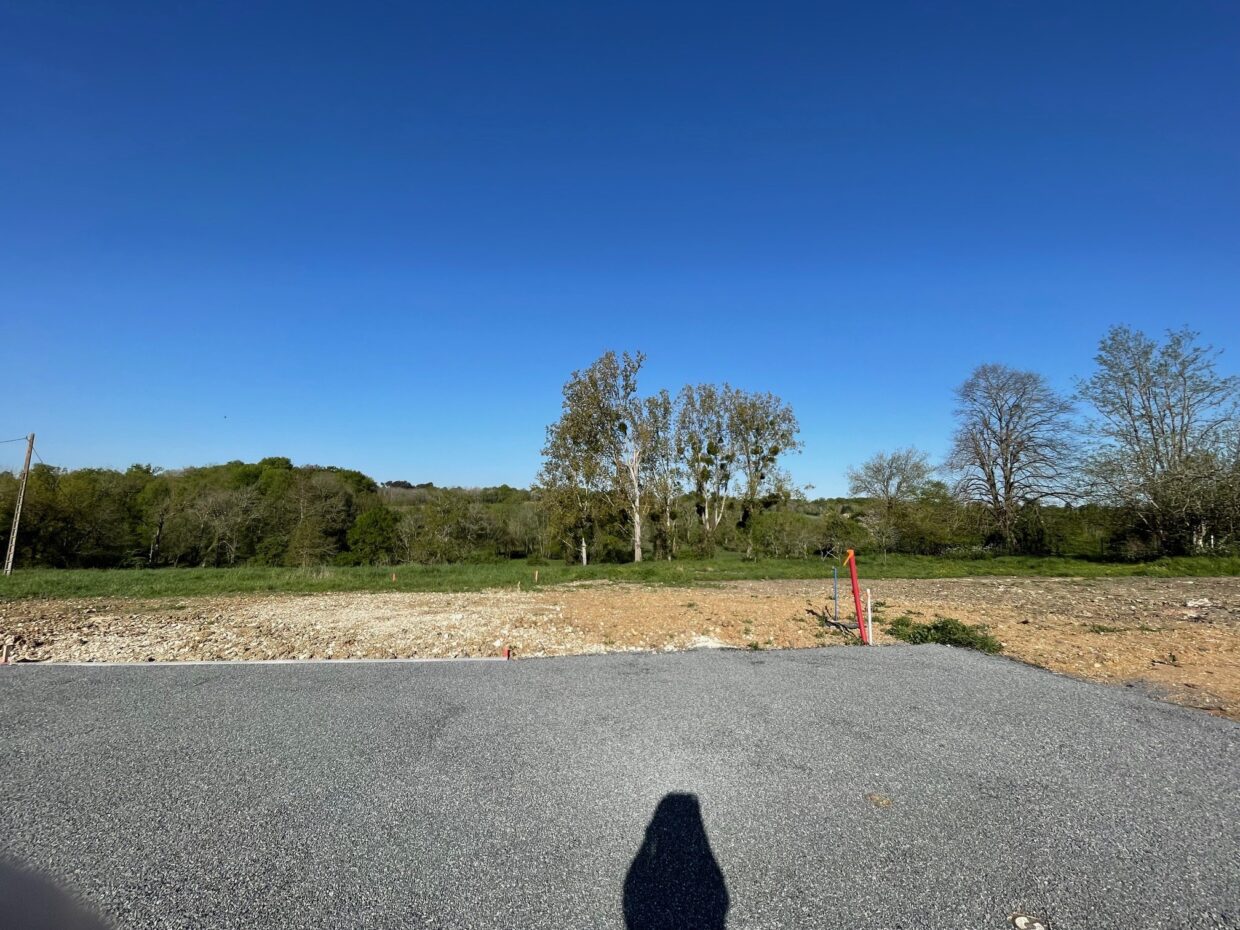 Terrain constructible Saint-simon-de-bordes  (Charente-Maritime 17)