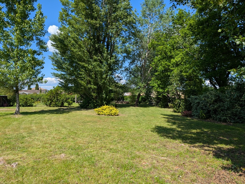 Terrain constructible Saint-sulpice-et-cameyrac  (Gironde 33)