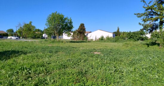 Terrain constructible Croix-chapeau  (Charente-Maritime 17)