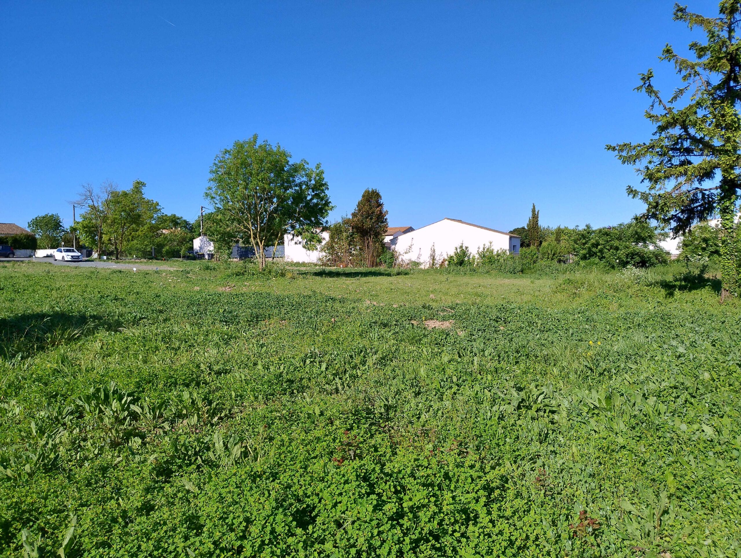 Terrain constructible Croix-chapeau  (Charente-Maritime 17)