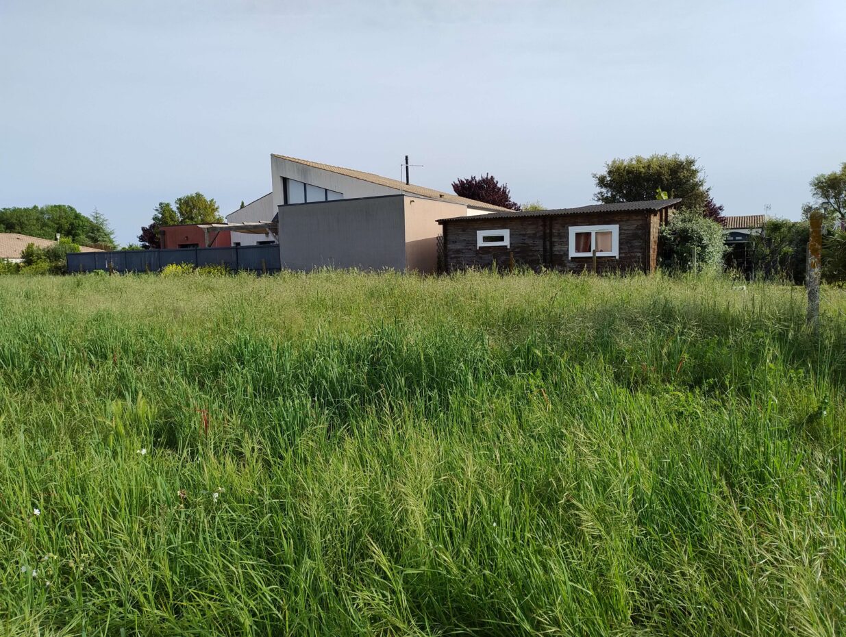 Terrain constructible Saint-laurent-de-la-prée  (Charente-Maritime 17)