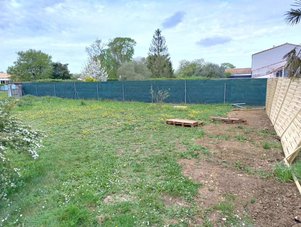 Terrain constructible Sainte-soulle  (Charente-Maritime 17)