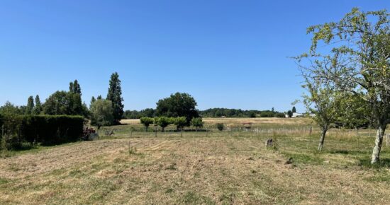 Terrain constructible Cézac  (Gironde 33)