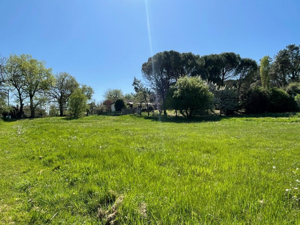 Terrain constructible Saint-loubès  (Gironde 33)