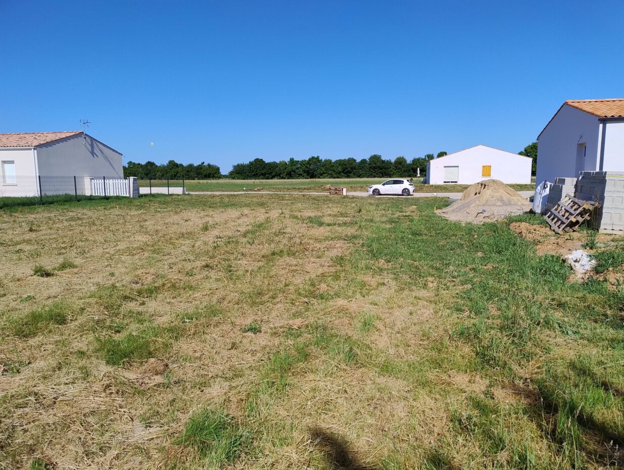 Terrain constructible Romegoux  (Charente-Maritime 17)