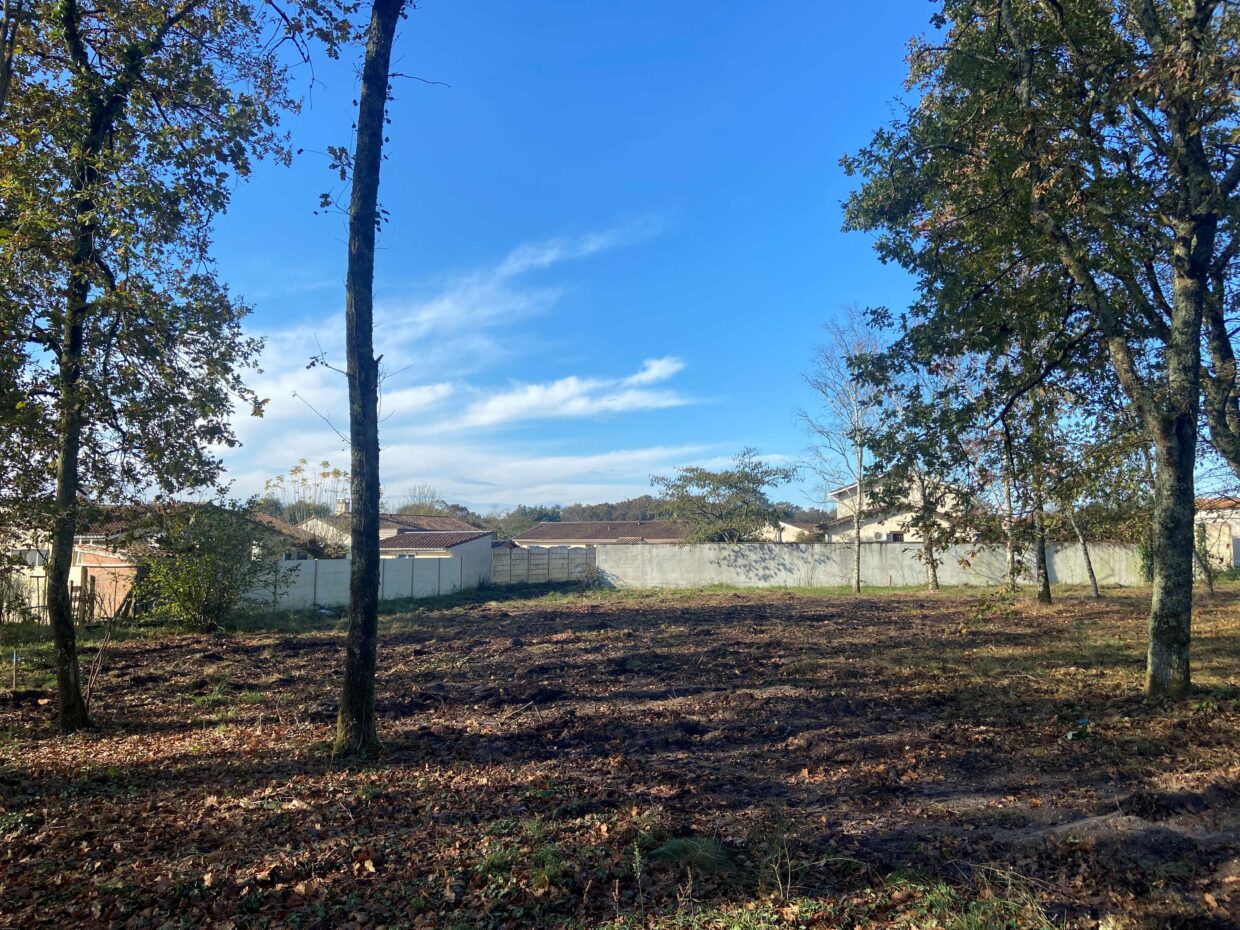 Terrain constructible Saint-médard-en-jalles  (Gironde 33)