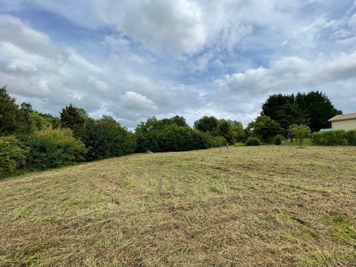 Terrain constructible Lugon-et-l'Île-du-carnay  (Gironde 33)