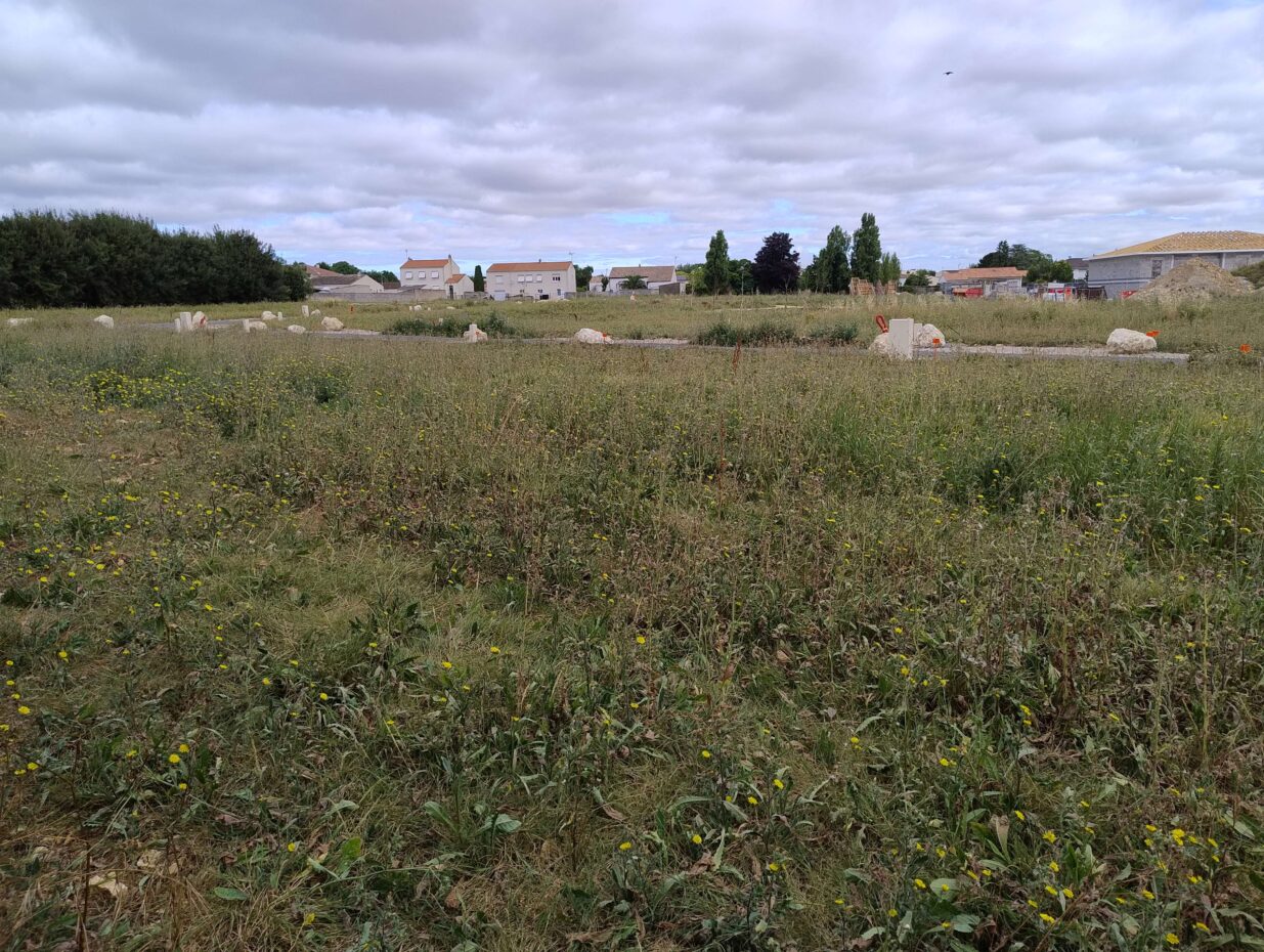 Terrain constructible La jarrie  (Charente-Maritime 17)