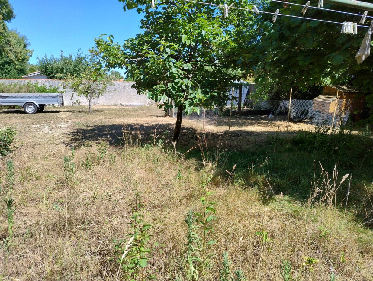 Terrain constructible La jarrie  (Charente-Maritime 17)