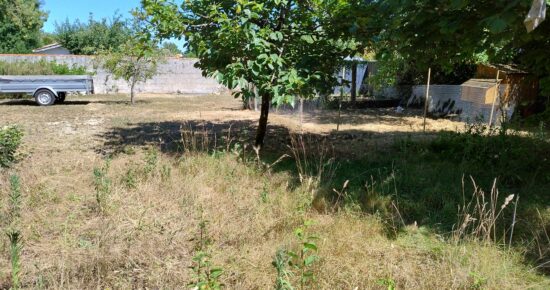 Terrain constructible La jarrie  (Charente-Maritime 17)