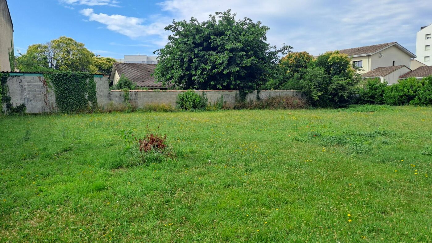 Terrain constructible Bègles  (Gironde 33)