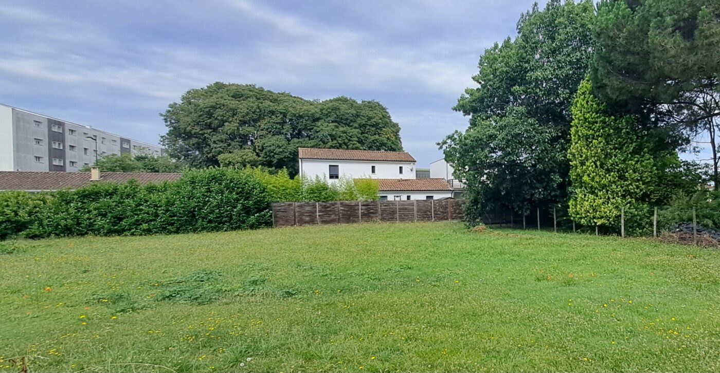 Terrain constructible Bègles  (Gironde 33)