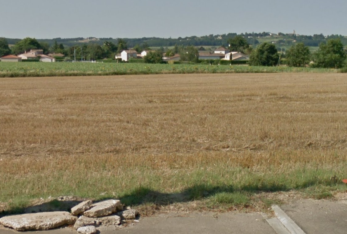 Terrain constructible Brax  (Lot et Garonne 47)