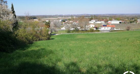 Terrain constructible Archiac  (Charente-Maritime 17)