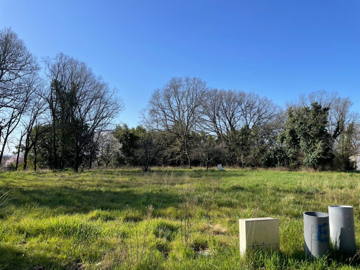 Terrain constructible Prignac-et-marcamps  (Gironde 33)