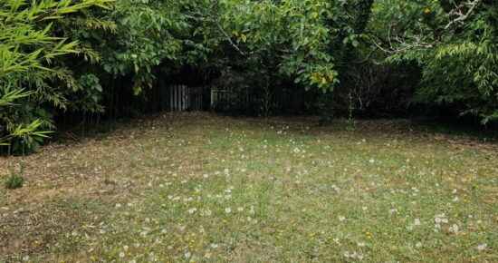 Terrain constructible Yvrac  (Gironde 33)