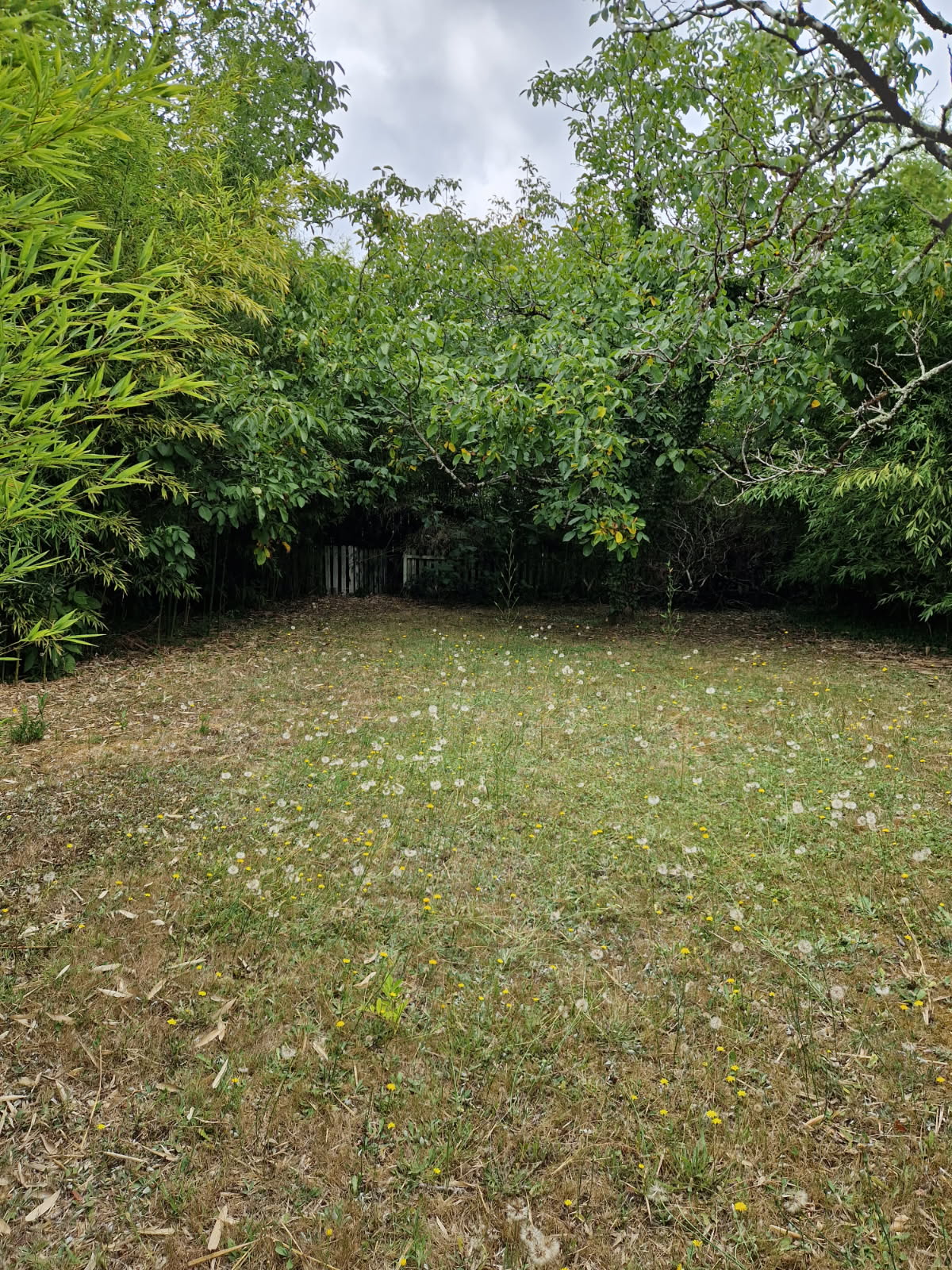 Terrain constructible Yvrac  (Gironde 33)