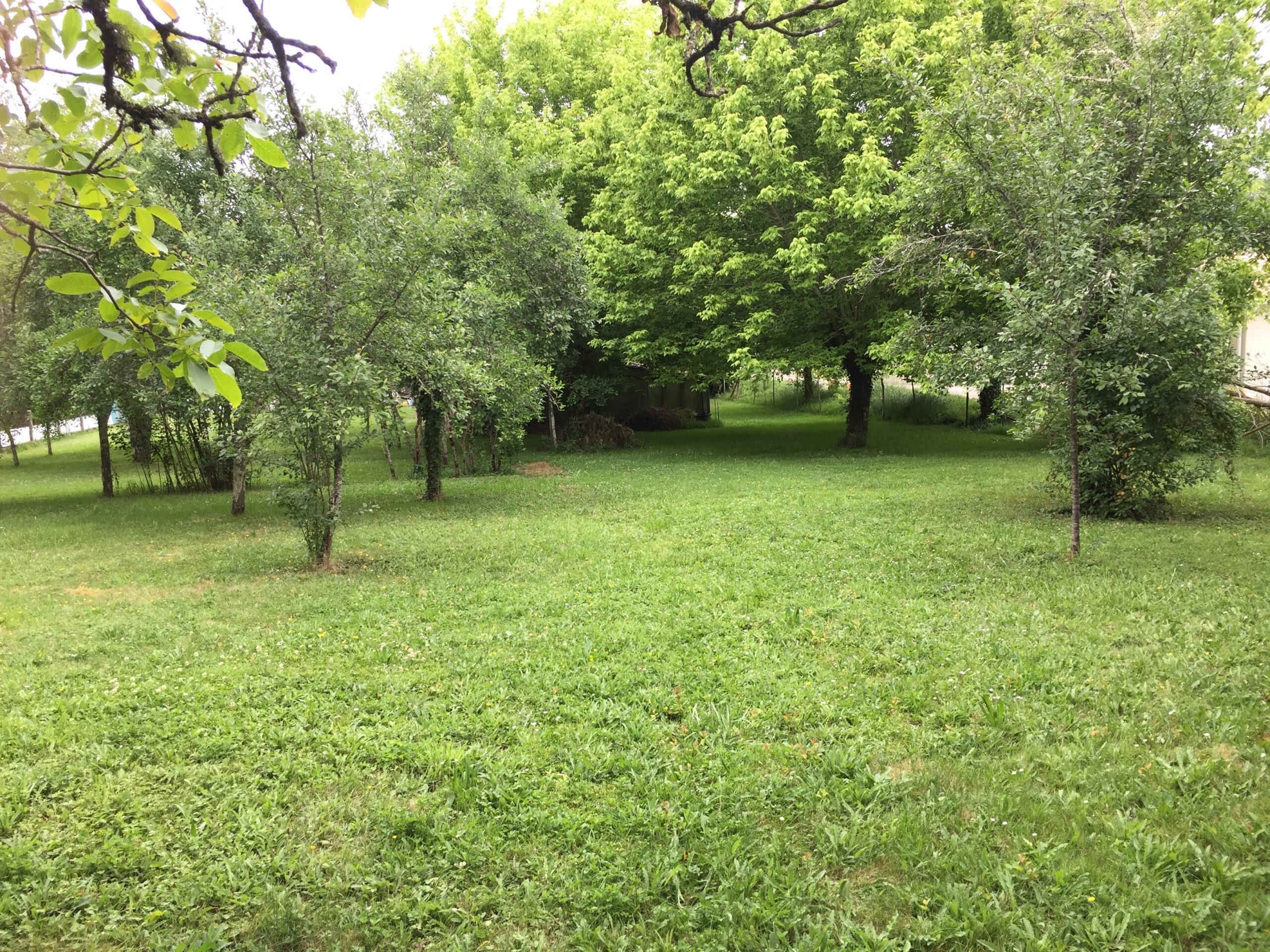 Terrain constructible Yvrac  (Gironde 33)