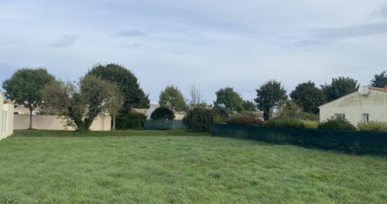 Terrain constructible Saujon  (Charente-Maritime 17)