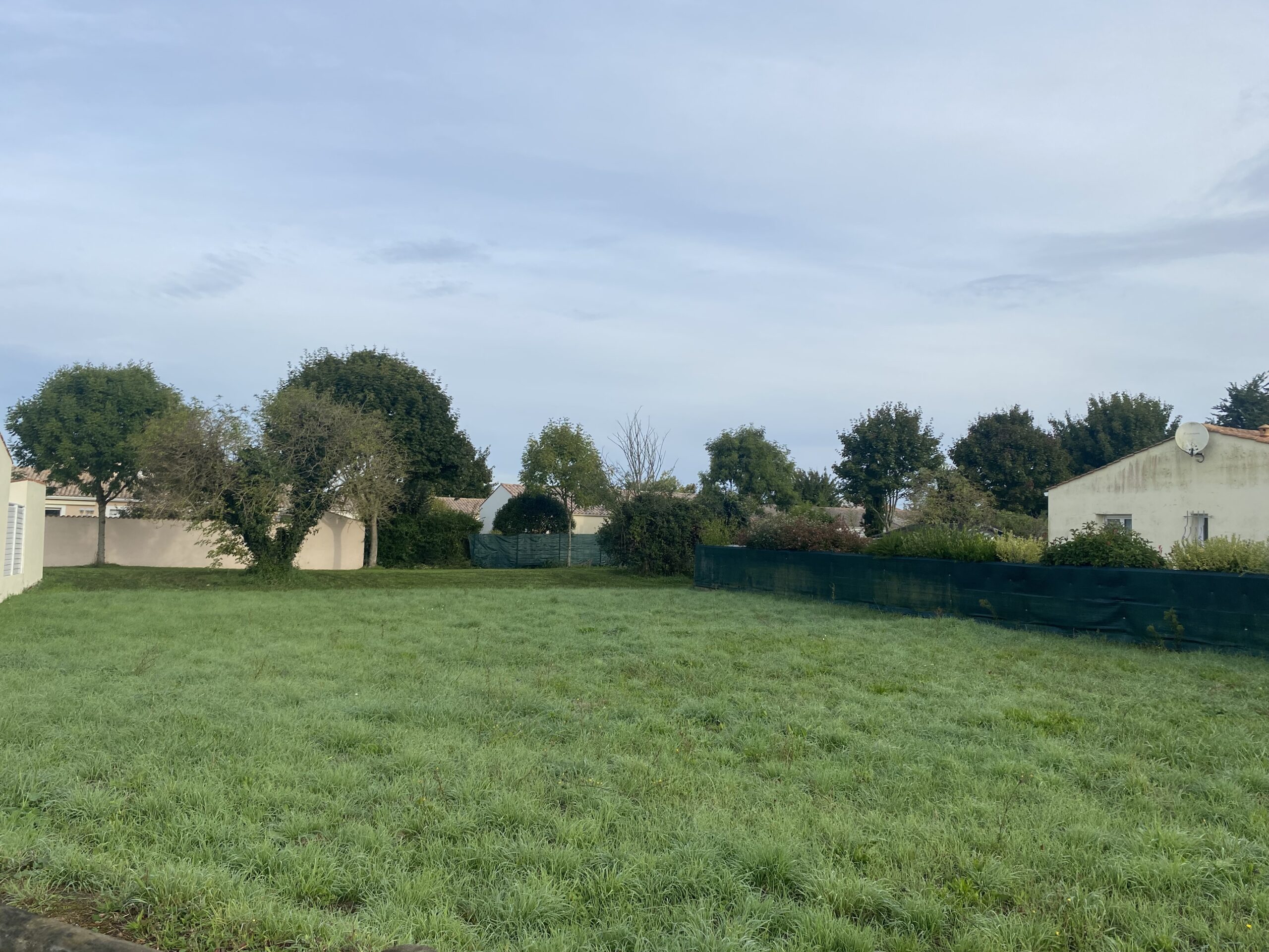 Terrain constructible Saujon  (Charente-Maritime 17)