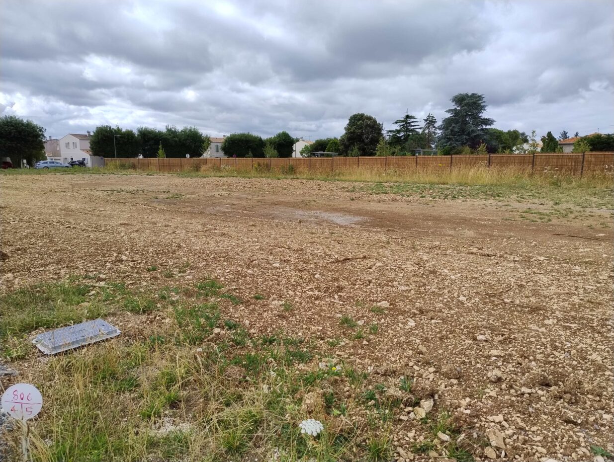 Terrain constructible La jarrie  (Charente-Maritime 17)