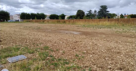 Terrain constructible La jarrie  (Charente-Maritime 17)