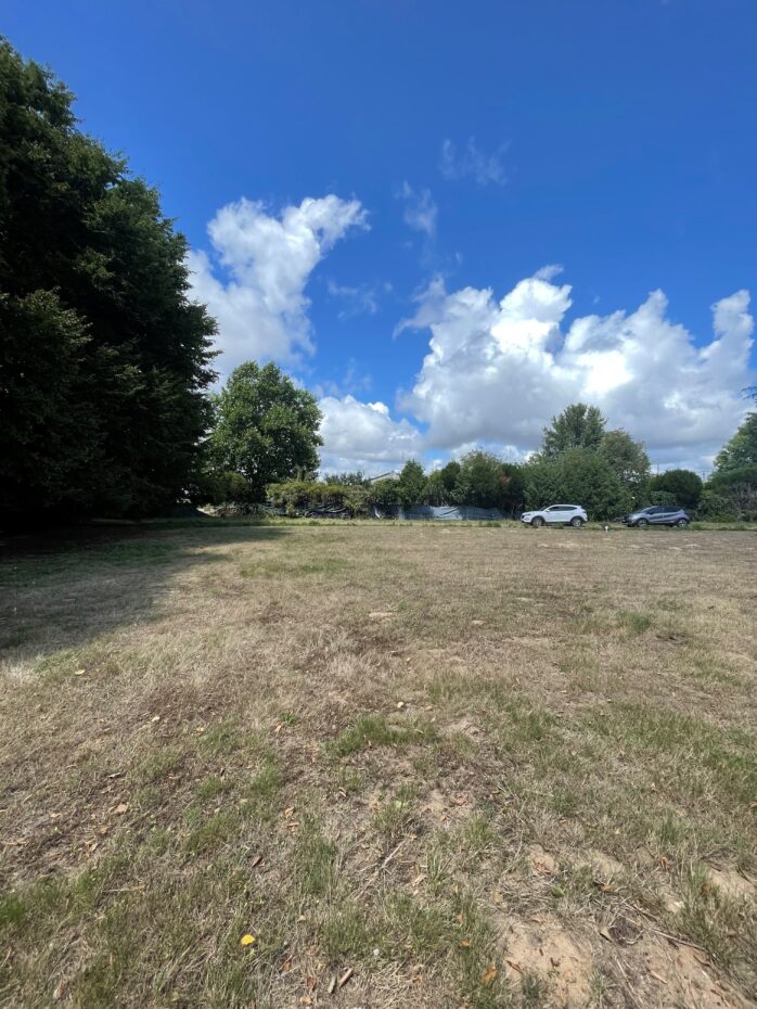Terrain constructible Bussac-forêt  (Charente-Maritime 17)