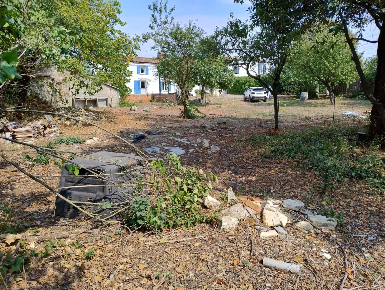 Terrain constructible Andilly  (Charente-Maritime 17)