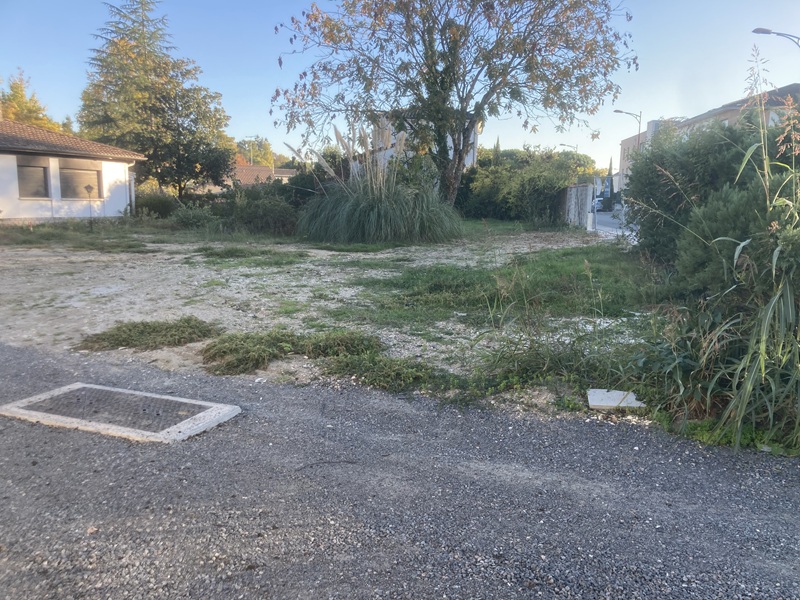 Terrain constructible Carbon blanc  (Gironde 33)