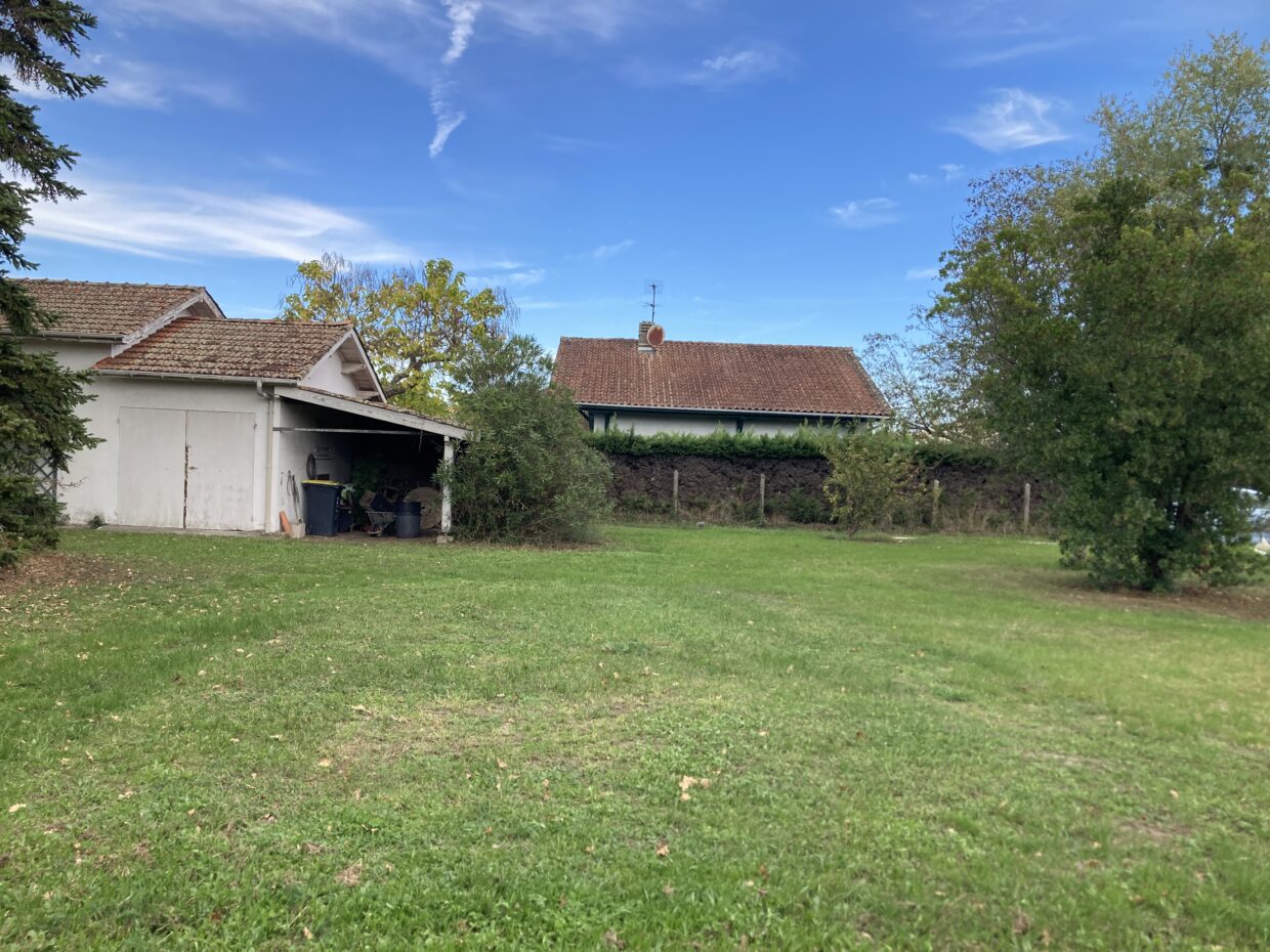Terrain constructible Saint-loubès  (Gironde 33)