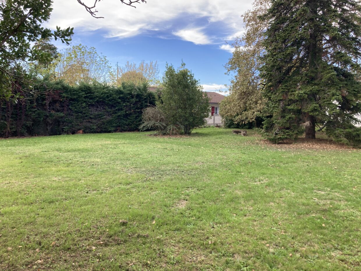 Terrain constructible Saint-loubès  (Gironde 33)