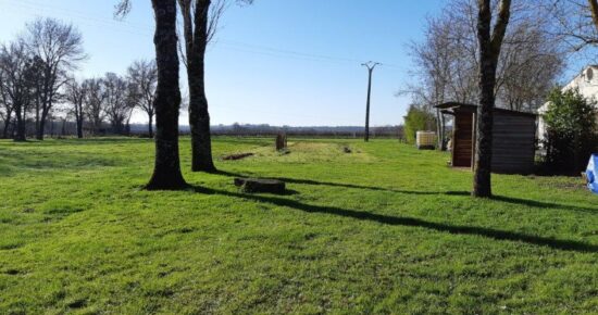 Terrain constructible Nercillac  (Charente 16)