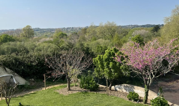 Terrain constructible Arbonne  (Pyrénées Atlantiques 64)