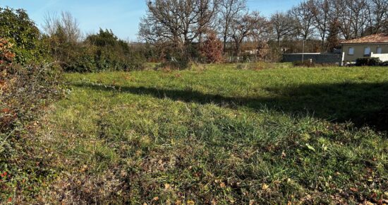 Terrain constructible Condom  (Gers 32)