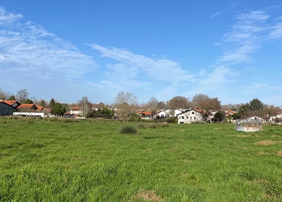 Terrain constructible Urt (Pyrénées Atlantiques 64)
