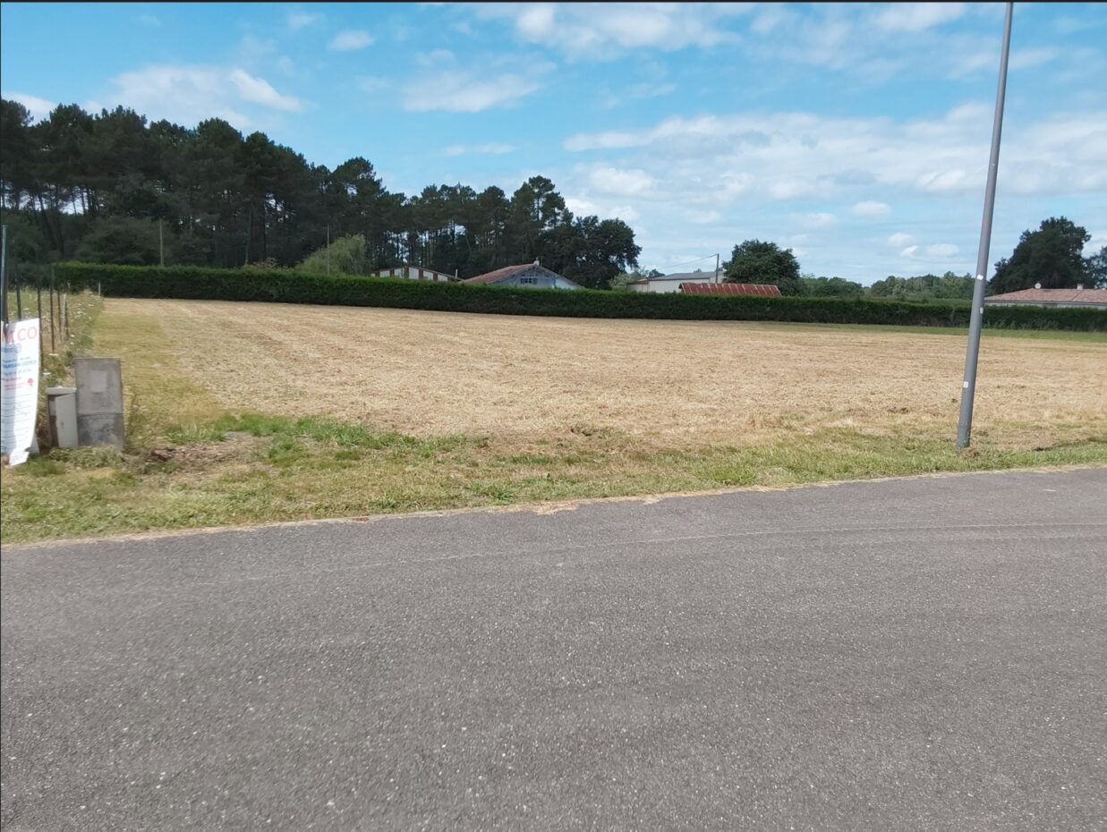 Terrain constructible Ygos-saint-saturnin  (Landes 40)