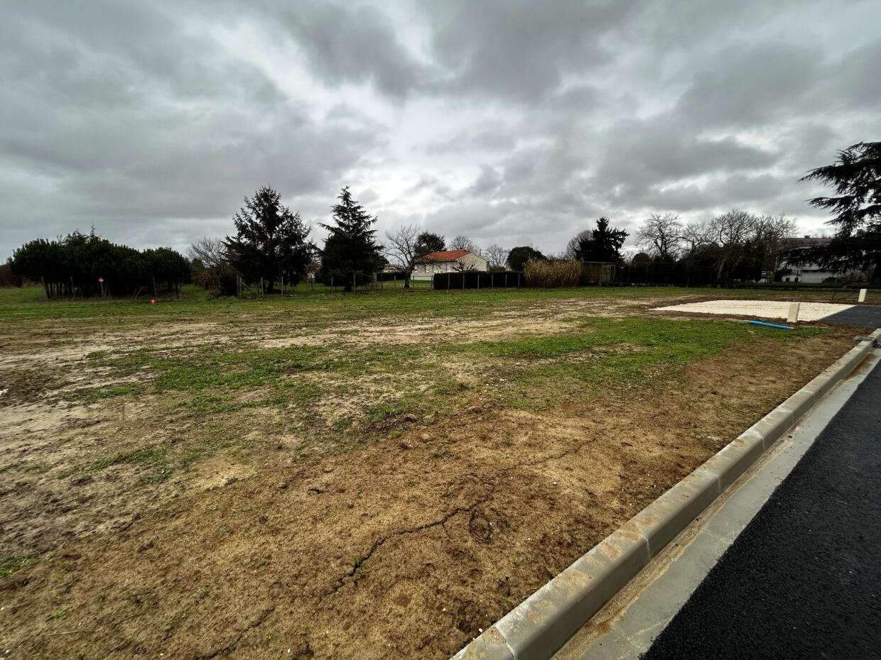 Terrain constructible Estillac  (Lot et Garonne 47)