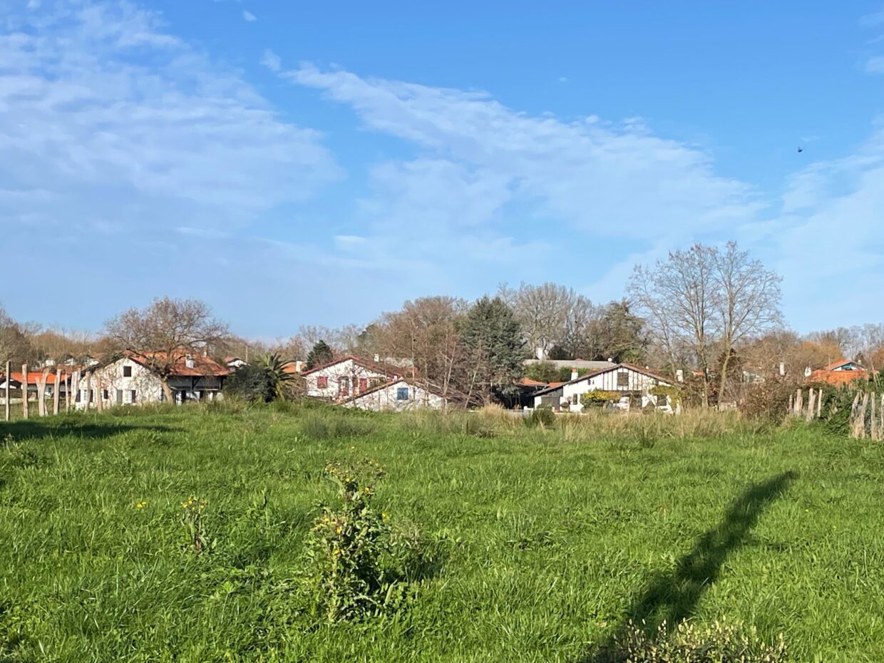 Terrain constructible Urt (Pyrénées Atlantiques 64)