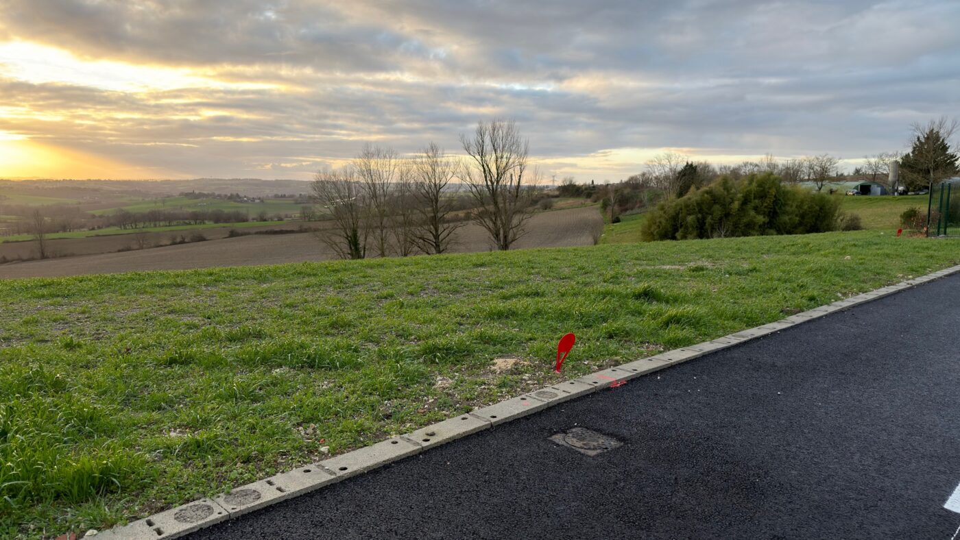 Terrain constructible Moncaut  (Lot et Garonne 47)