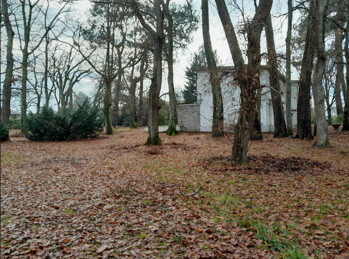 Terrain constructible Urt  (Pyrénées Atlantiques 64)