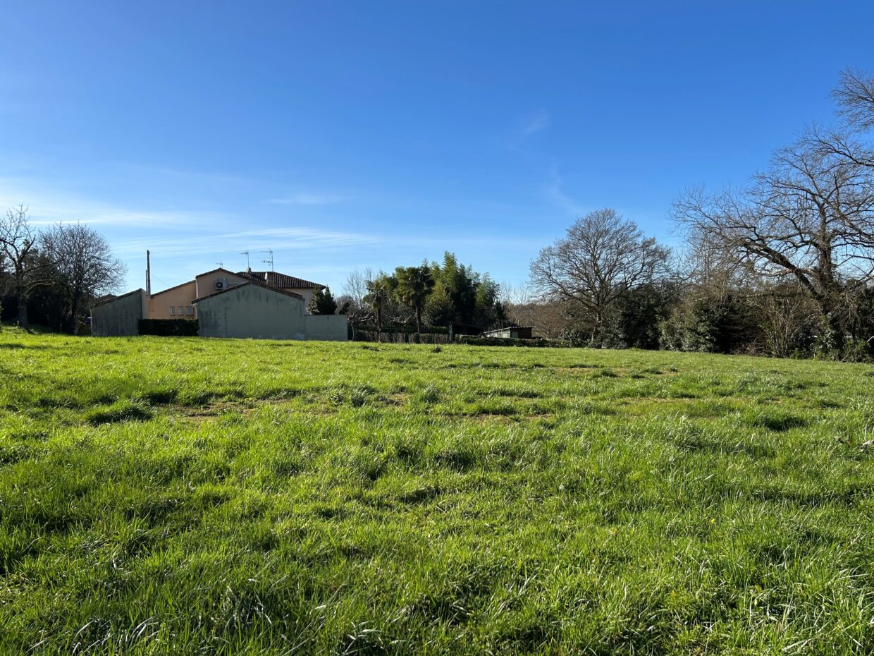 Terrain constructible Eauze  (Gers 32)