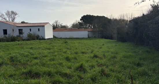 Terrain constructible Salles-sur-mer  (Charente-Maritime 17)