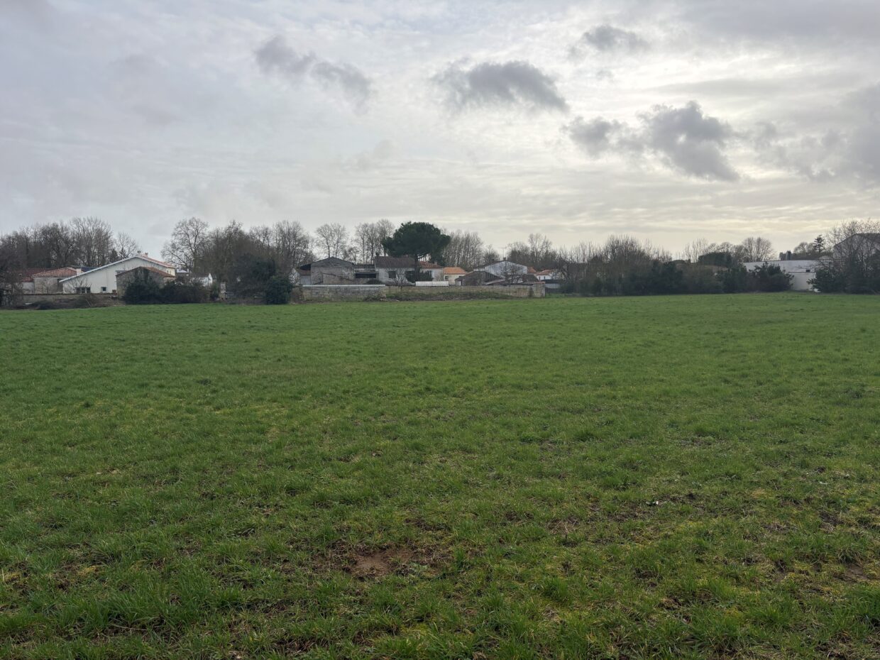 Terrain constructible Aigrefeuille-d'aunis  (Charente-Maritime 17)