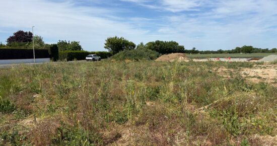 Terrain constructible Saint-jean-de-liversay  (Charente-Maritime 17)