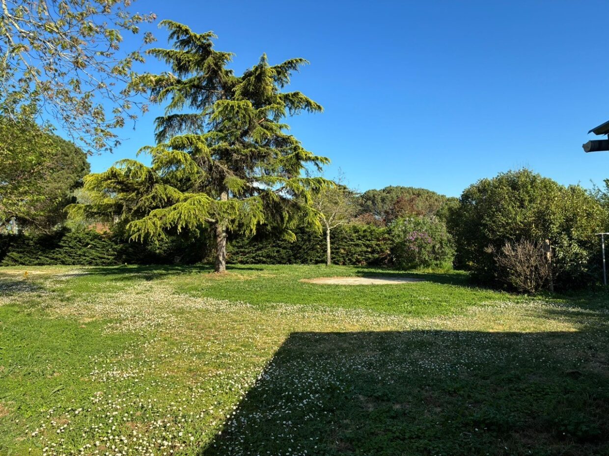 Terrain constructible Saint-caprais-de-bordeaux  (Gironde 33)