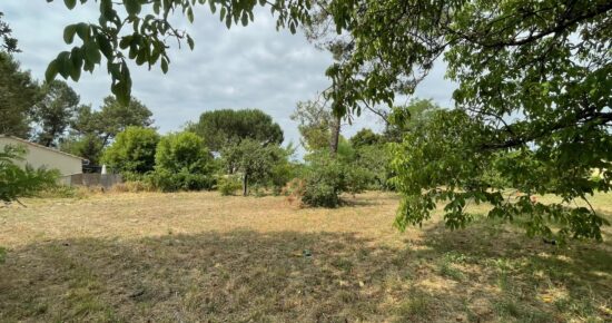 Terrain constructible Prignac-et-marcamps  (Gironde 33)