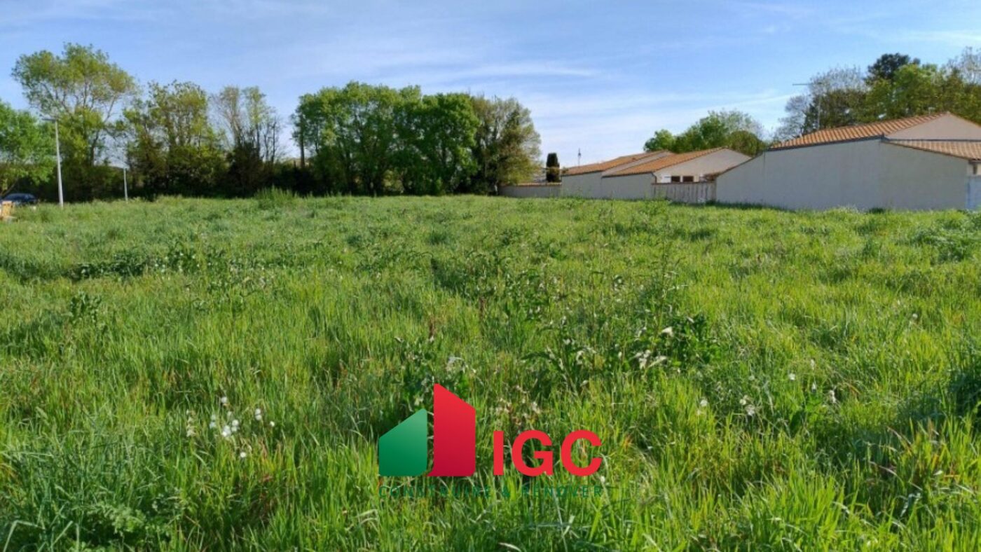 Terrain constructible Salles-sur-mer  (Charente-Maritime 17)